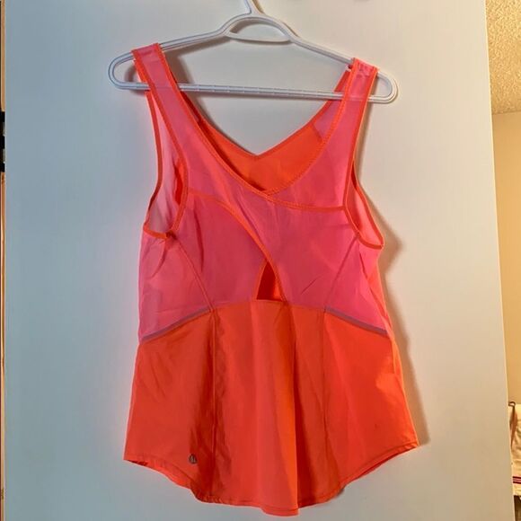 New Condition LULULMEON Tank - Picture 3 of 3